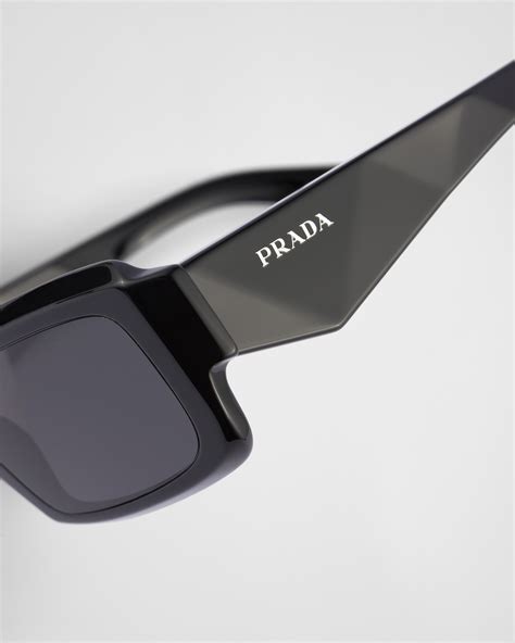 lunettes de soleil prada symbole|lunette Prada ultravox.